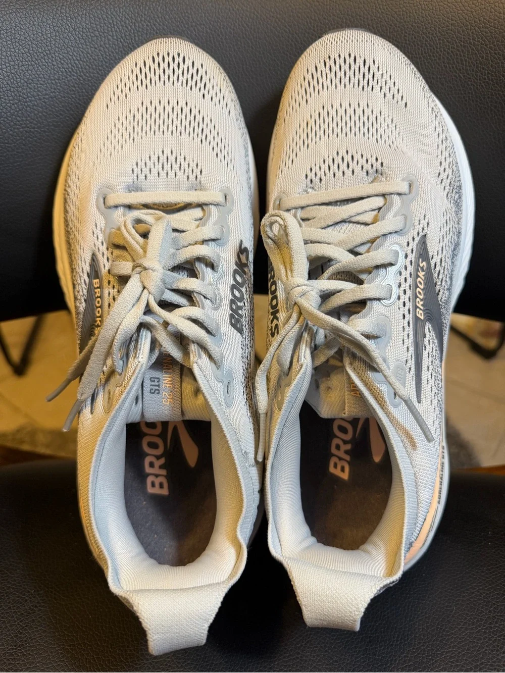 women's Brooks Adrenaline GTS 25 Size 8.5 1204431B032